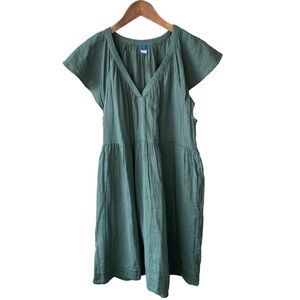 Green V‑Neck Cotton Dress